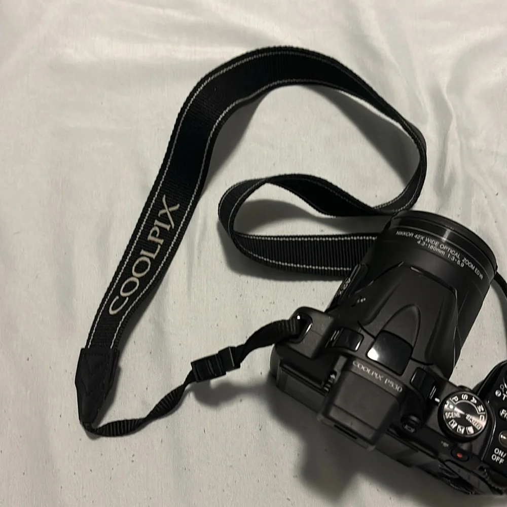 Nikon camera COOLPIX P530 digital + Lowepro black camera bag+battery charger - Picture 6 of 13